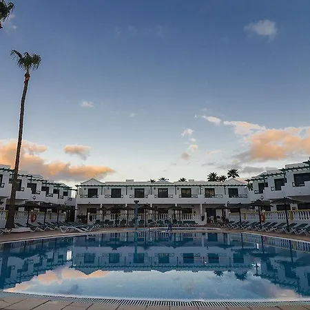 Hotel Adelfas 3*